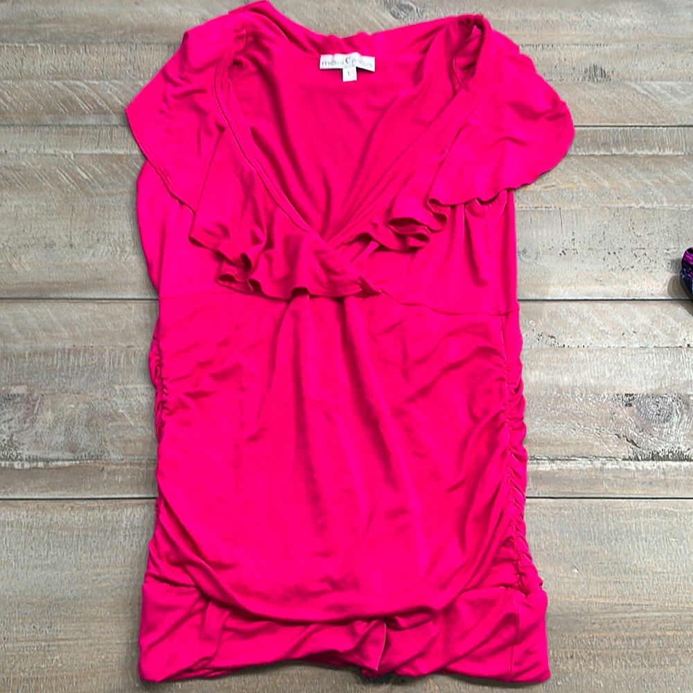 Vneck cinched sides stretch material